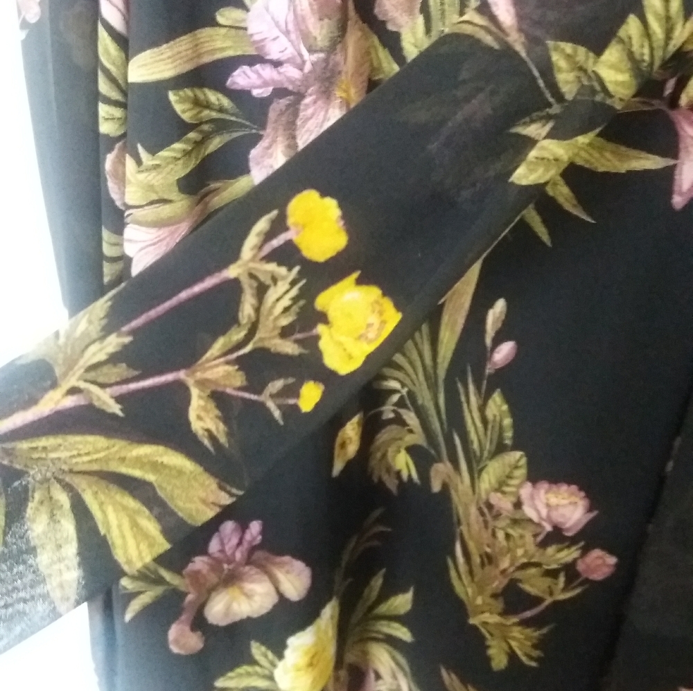 Long sleeve black floral swing dress - Picture 4 of 6